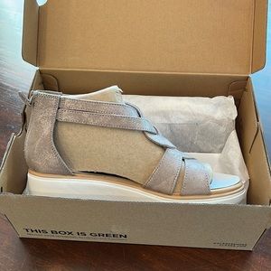 NWT Clark’s sandals